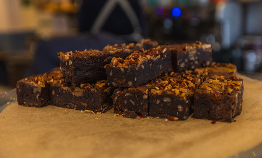 Image of chocolate brownies to convey cake